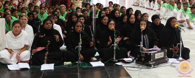 An Arabic Music Garland in Prasanthi Nilayam