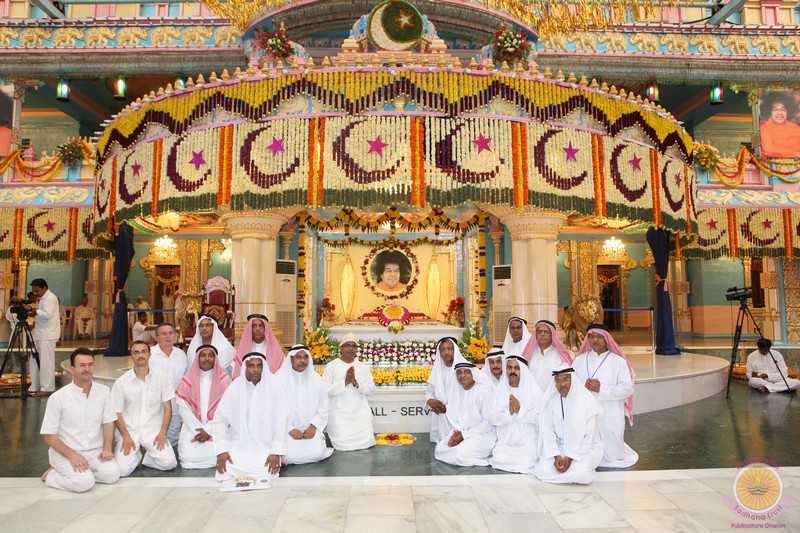 A Prasanthi Pilgrimage from Middle East and Gulf