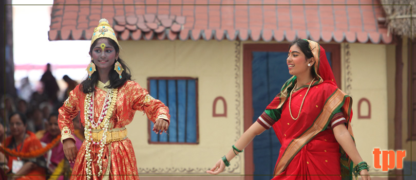 Танцевальная драма в исполнении учащихся Балвикас из Махараштры