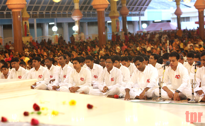 Программа в исполнении выпускников Бхагавана 2015 года
