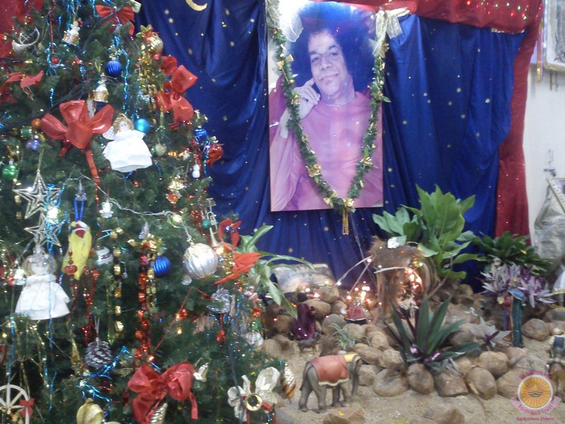 ï¿½Joy of Livingï¿½, Christmas Decorations 2011