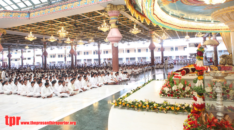 Akhanda Bhajan 2014 concludes in Prasanthi Nilayam…