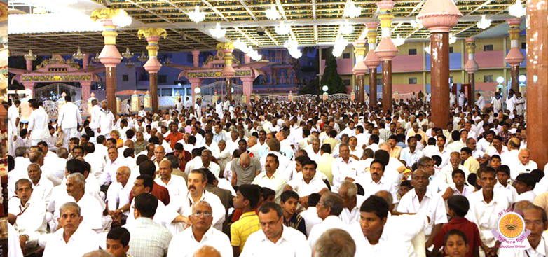 Akhanda Bhajan 2011 culminates with devotional fervour