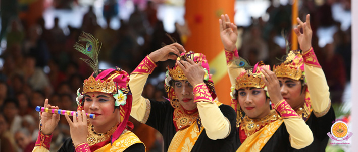 Balinese Dance and Mexican Choir