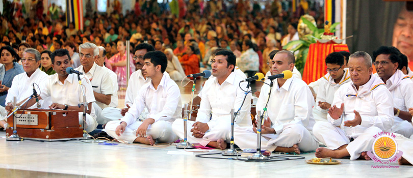 Buddha Purnima in Prasanthi Nilayam