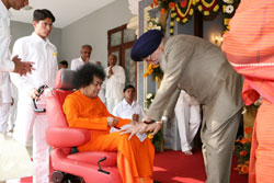 Governor seeks Divine Blessings