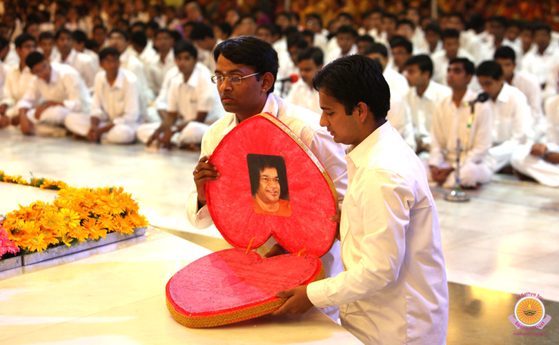 First session of Prasanthi Vidwan Mahasabha…