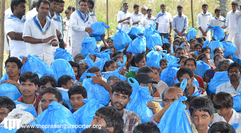 Организация служения Шри Сатья Саи продолжает оказывать помощь пострадавшим от циклона Хадхад