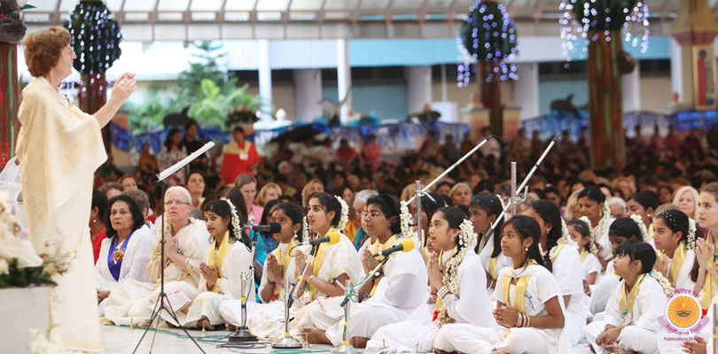 Intl Childrens Choir marks grand finale of Prasanthi Christmas