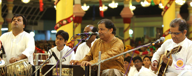 Jhoola Mahotsavam and Music Concert