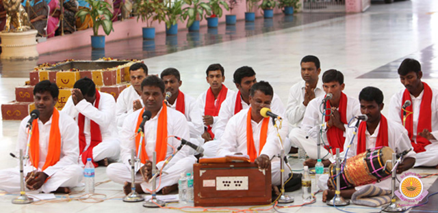 Devotional Singing by Khammam Devotees…