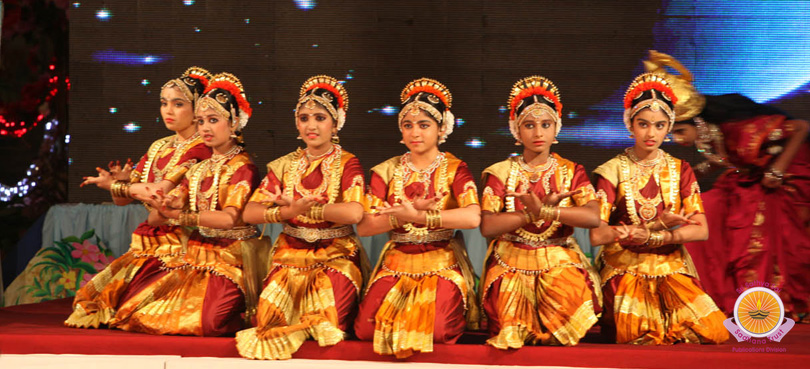 Primary Children Dazzle in Prasanthi Twilight…