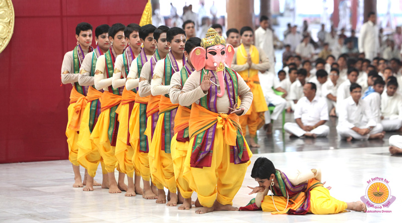 Naatya Bharati  Dance Offering by Kalaimamani Madhavapeddi Murthy & Prasanthi Dance Group