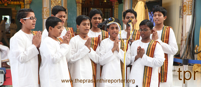 Прашанти Видван Махасабха 2014 (день второй)