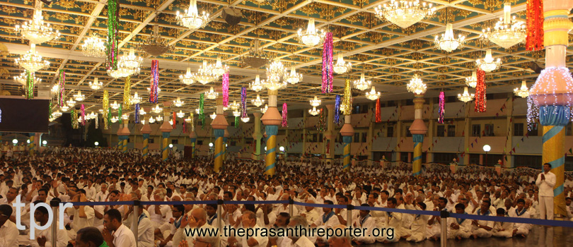 Прашанти Видван Махасабха 2014 (день второй)