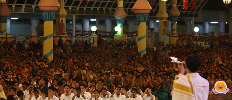 Ashatavadhanam in the Divine Presence