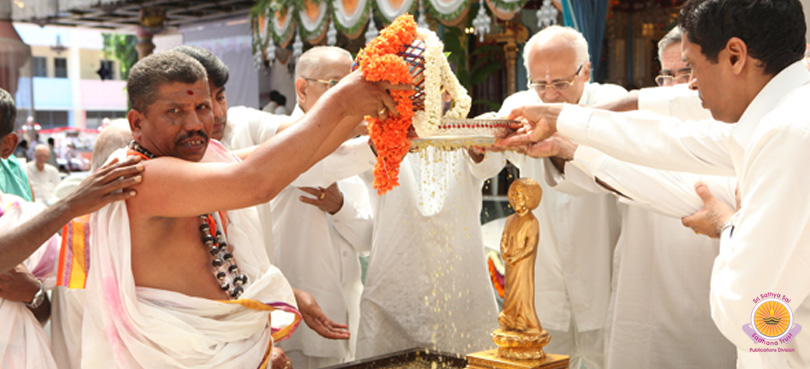 Maha Sahasra Kalashabhishekam for Universal Peace and Prosperity