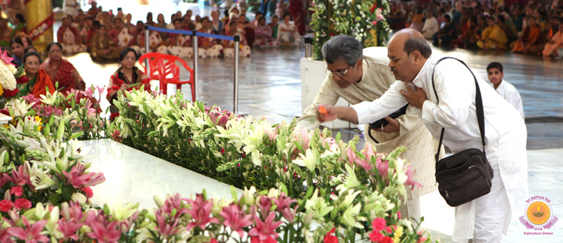 Sarod Recital by Pt Narendra Nath Dhar…