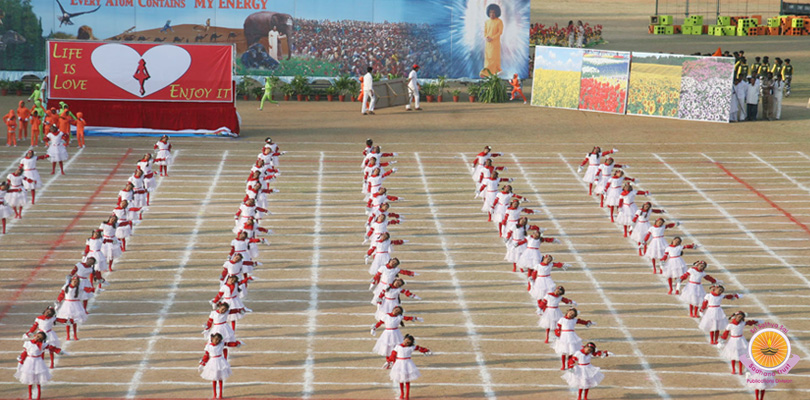 Colour & Pageantry As Tiny Tots Steal Hearts