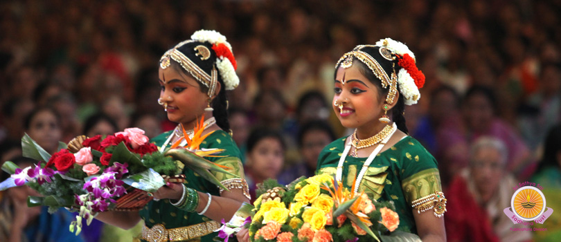 Празднование Тамильского нового года 2014 в Прашанти Нилаяме