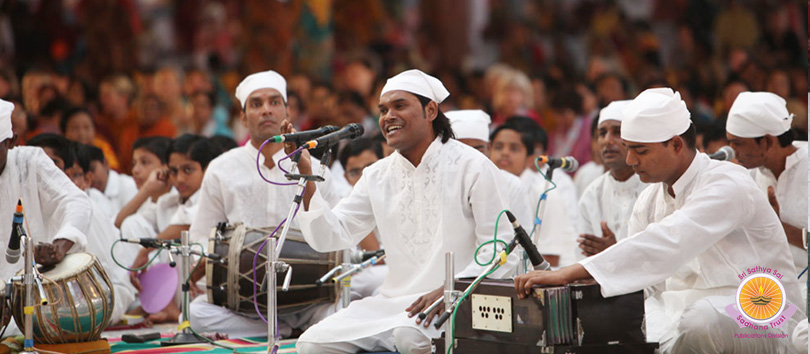 Sai Sufi Qawwali by the Youth From UP & Uttarakhand